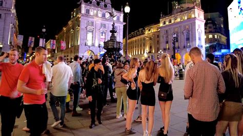 Walking around Piccadilly Circus at Night - August 2021 | London Walking Tour [4K] - YouTube