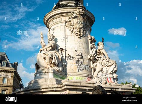 Statue de la place de la republique hi-res stock photography and images ...