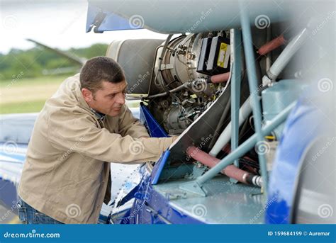 Aircraft Maintenance Engineer at Work Stock Image - Image of expert ...