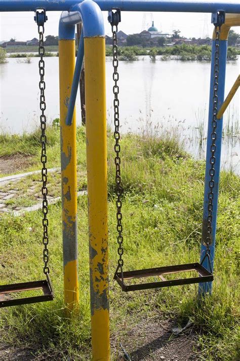 23 Creepy Pictures of Abandoned Playgrounds