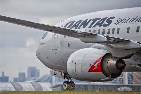 Neil Mitchell clashes with Qantas executive on 3AW | Flipboard