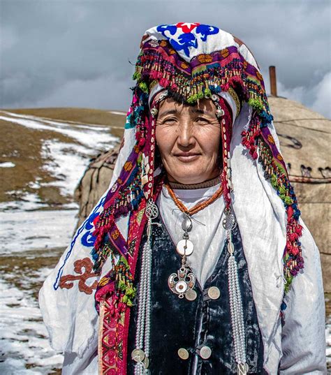 Kyrgyz Traditional Clothing - Kyrgyzstan Tourism