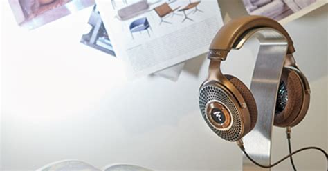 Best Audiophile Headphones (Top 5 For 2024) | Meemix.com