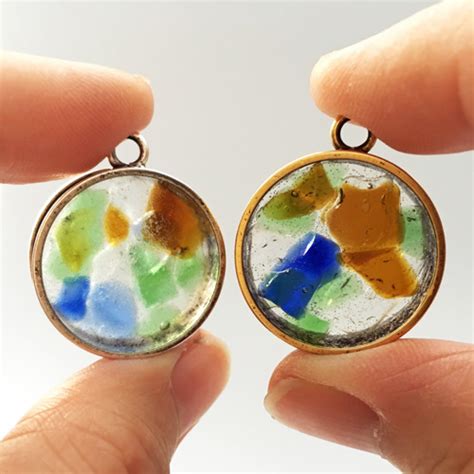 Picture Of DIY sea glass resin pendants