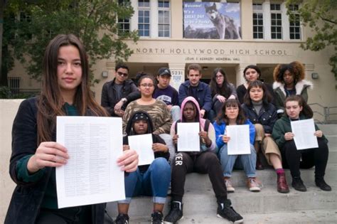 North Hollywood High students, charter school unite against sharing a campus – Daily News