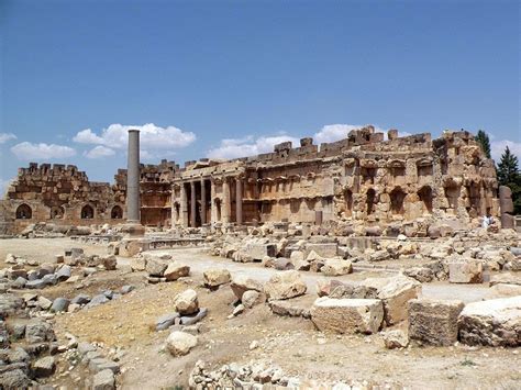 The history of Lebanon: LEBANESE HISTORICAL SITES