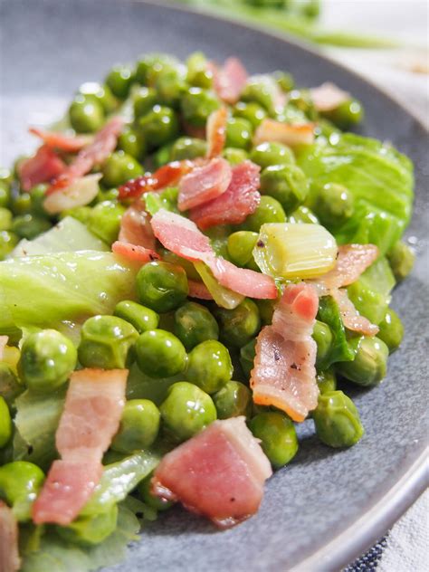 Petits pois à la française - French peas - Caroline's Cooking