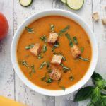 Courgette & Tomato Basil Soup [vegan] | The Flexitarian
