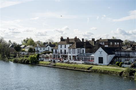 About Us | The Swan Hotel in Staines