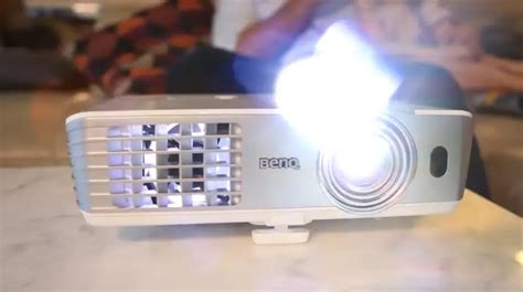 Best projector for daylight viewing- The best that works well in ...