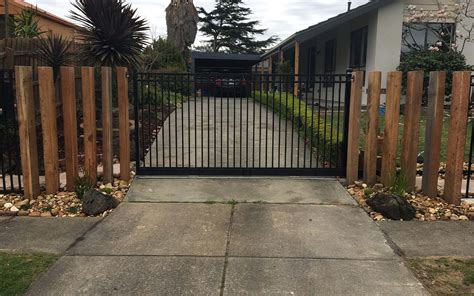 Sliding Driveway Gates Melbourne | Dolphin Fencing