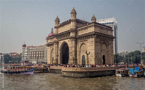 The majestic triumphal construction of India Gate in Mumbai Stock Photo ...