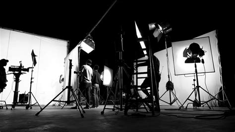 Film 101: Understanding Film Lighting - 2022 - MasterClass