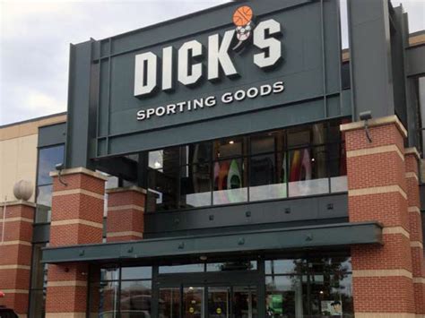 DICK'S Sporting Goods Store in Natick, MA | 255