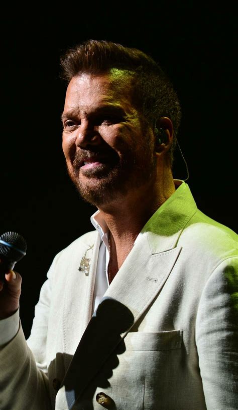 Willy Chirino Tickets & Concert Tour Dates 2024 | SeatGeek