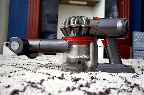 Dyson V7 Trigger Handheld Vacuum Cleaner Review | Beth Owen