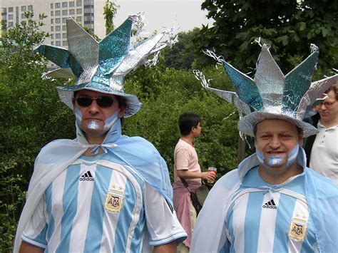 File:FIFA World Cup - ARG vs. SCG - Fans of Argentina.jpg - Wikimedia Commons