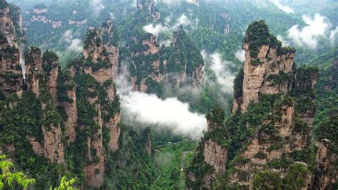 "Avatar" Mountain & Wulingyuan Scenic Area, Zhangjiajie, China in 4K Ultra HD - La Vie Zine