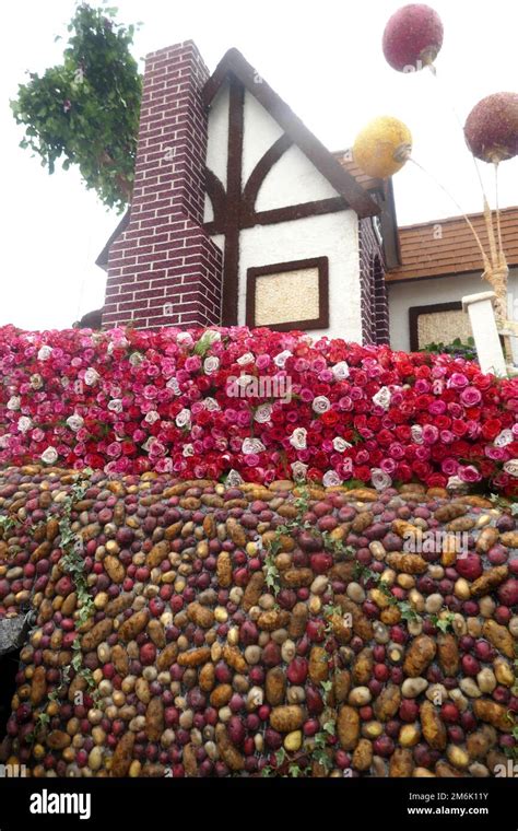 Pasadena, California, USA 3rd January 2023 Rose Parade Floats on ...