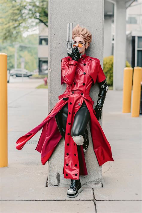 98’ Vash Cosplay : r/Trigun