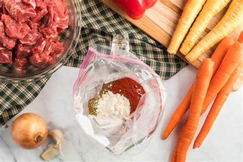 Slow Cooker Hungarian Goulash & Noodles - Amanda's Cookin' - Slow Cooker