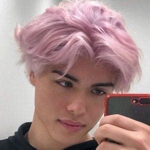 Alex Stokes - Age, Family, Bio | Famous Birthdays