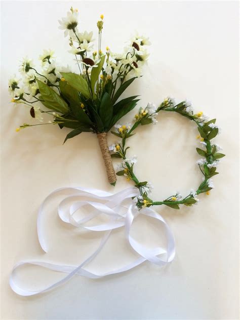 DIY Flower Crown Tutorial | Diy flower crown tutorial, Diy flower crown, Flower crown tutorial