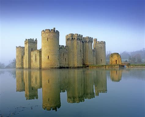 Bodiam Castle, west sussex, England | Bodiam castle, West sussex, New ...