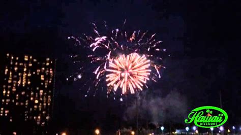 Waikiki Beach Hawaii - Friday Night Fireworks - YouTube