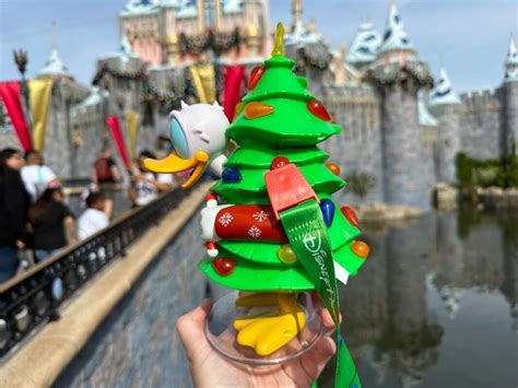 New Donald Duck Christmas Tree Sipper Arrives at Disneyland Resort ...