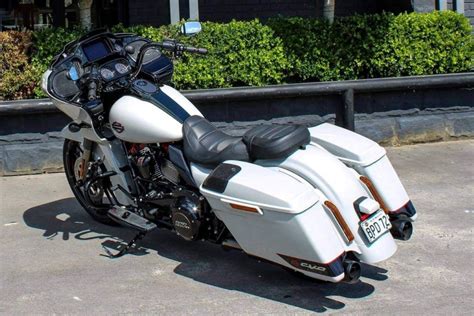 2020 Harley-Davidson CVO Road Glide (bike review)