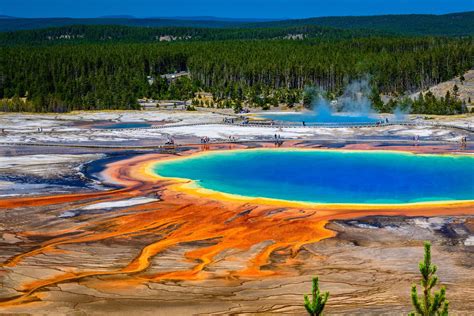 Explore Yellowstone National Park | National Geographic Society