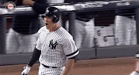 Outfielder Gif - IceGif