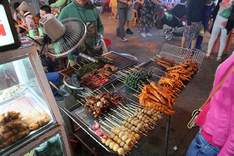 Street food in Vietnam - 15 must try dishes in 2024