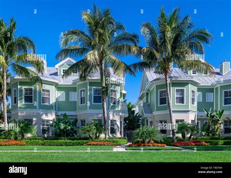 Naples beach florida beach luxury hi-res stock photography and images ...