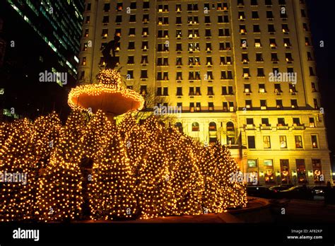 The plaza hotel new york city christmas hi-res stock photography and ...