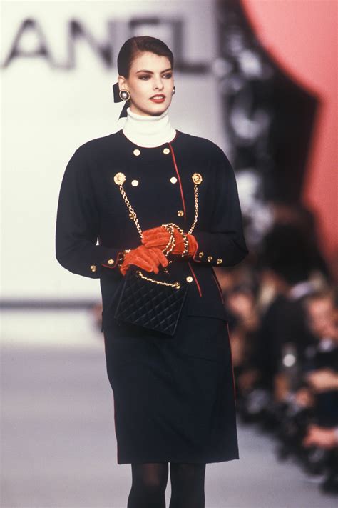 Linda Evangelista - CHANEL Runway Show RTW F/W 1987 (With images) | Fashion, Fashion brands ...