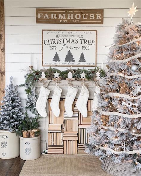 25 Inspiring Farmhouse Christmas Decor Ideas You Need to See