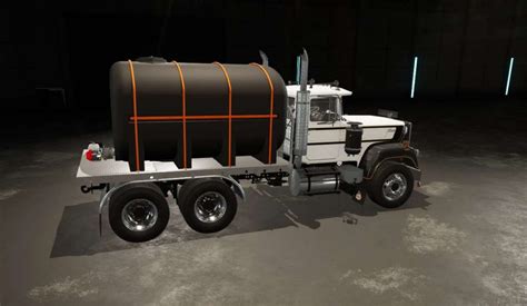 Mack Spray Tender - Large v1.0 FS22 - Farming Simulator 22 Mod | FS22 mod