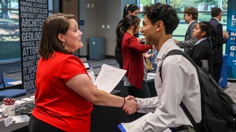 UAH - Business - News - UAH College of Business Prepares for Upcoming Business Career Fair