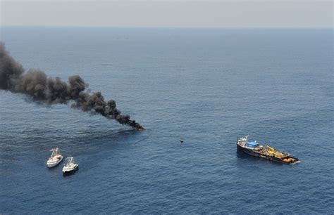 Oil rig explosion - UPI.com