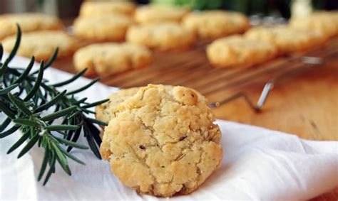 This Cheddar Cheese Cookie Recipe is the Perfect Savory Treat -Suburbia Unwrapped