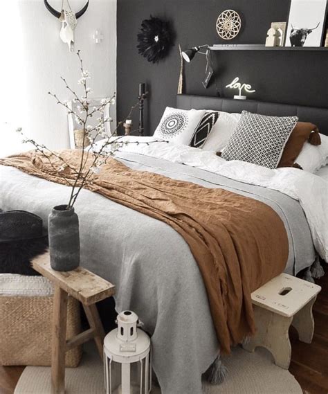 20+ Brown And White Bedroom Ideas – HomeDecorish