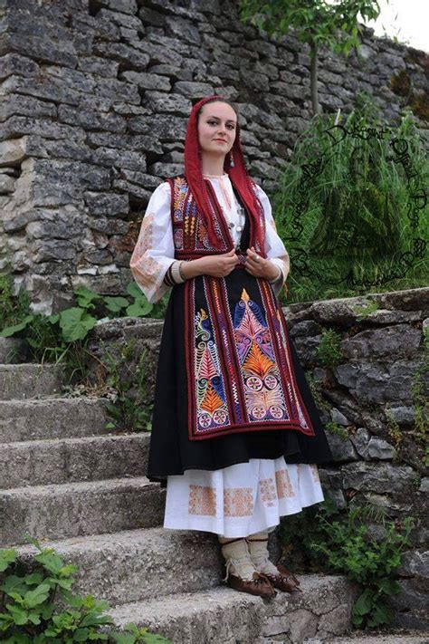 Traditional Albanian Costumes - Traditional Clothing of Albanians Photo ...