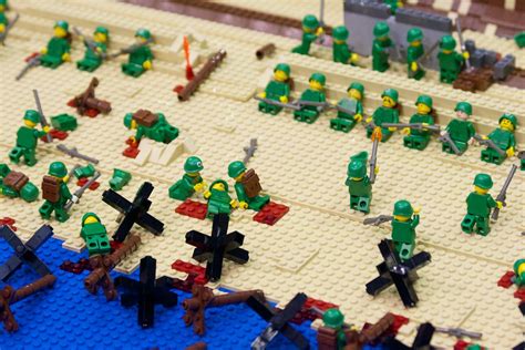 Lego D-Day | Minifigs storm the beaches of Normandy at MegaC… | Flickr