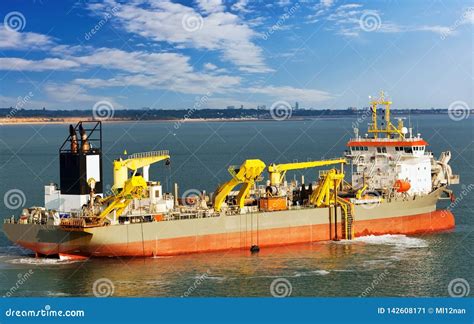 Hopper dredger ship stock image. Image of ship, dredged - 142608171