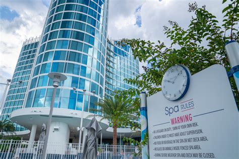 Universal's Aventura Hotel: Pool Area | Orlando Informer