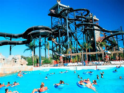 Six Flags Hurricane Harbor Los Angeles | Discover Los Angeles