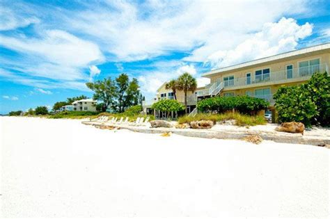 Beach House Resort | 1 BD Vacation Rental in Bradenton Beach, FL | Vacasa