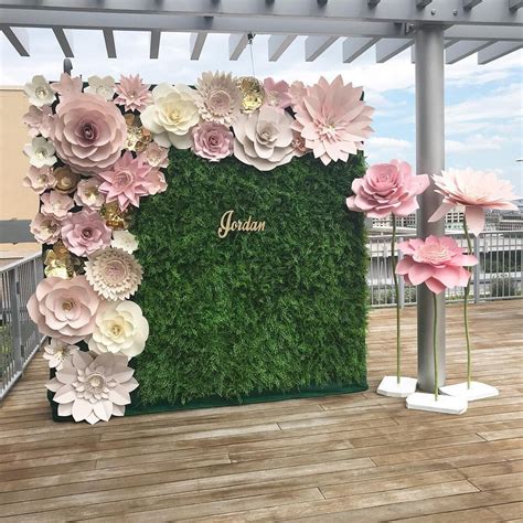 Large Paper Flower Backdrop / Giant Paper Flowers / Paper | Etsy | Flower wall wedding, Flower ...